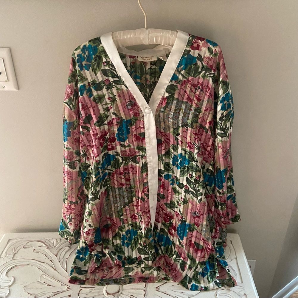 Victoria’s Secret vintage gold label floral top size large